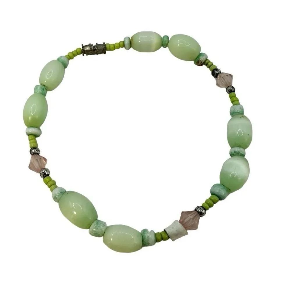 Green beaded bracelet